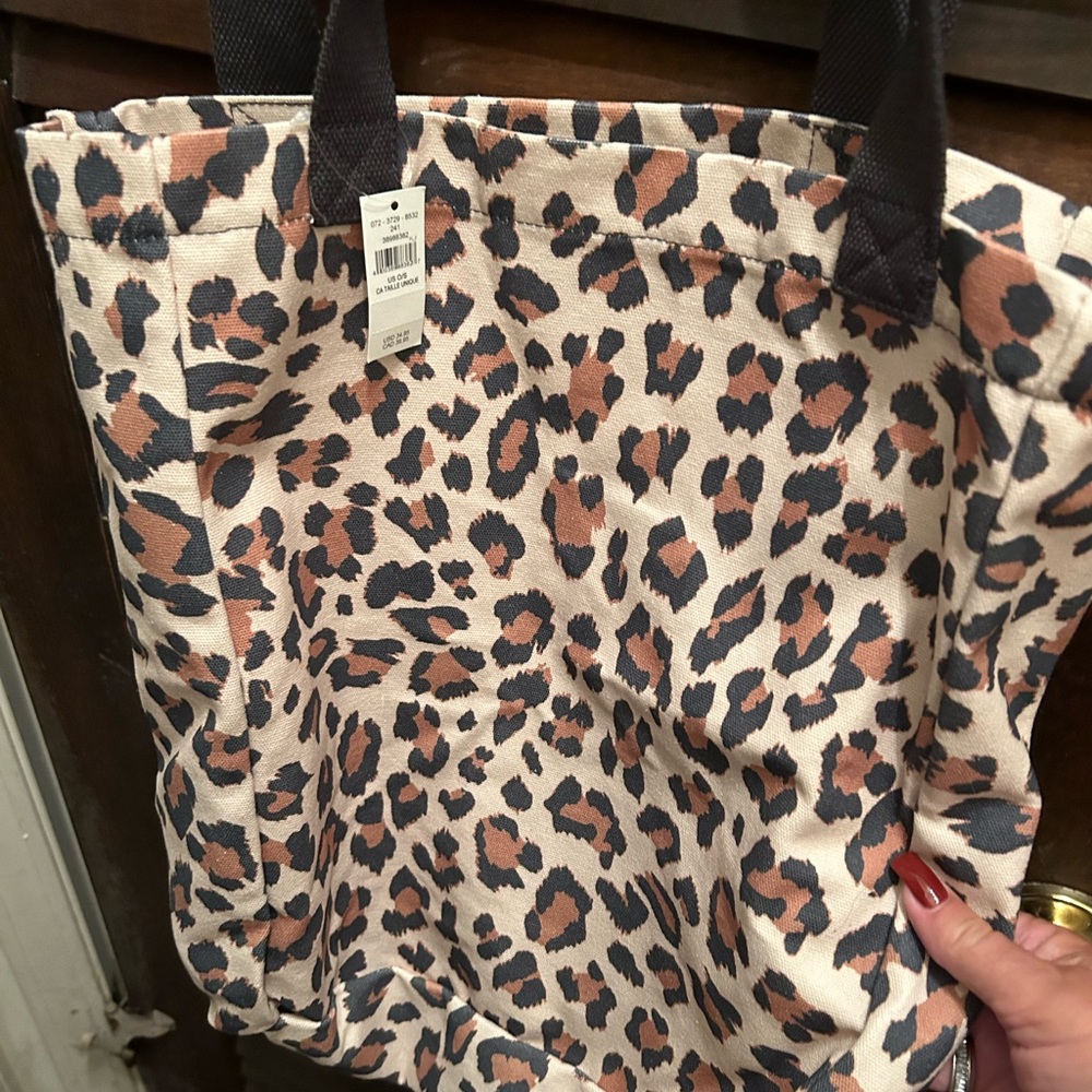 Gorgeous, Aerie leopard tote bag❤️ - Picture 2 of 4